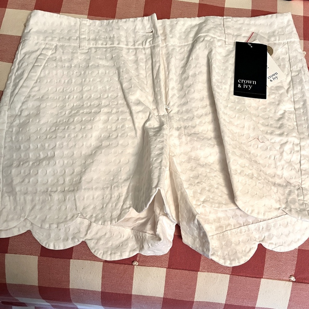 New with tags white Crown and Ivy shorts